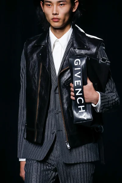 Look 106